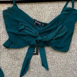 Dark ivory green crop
